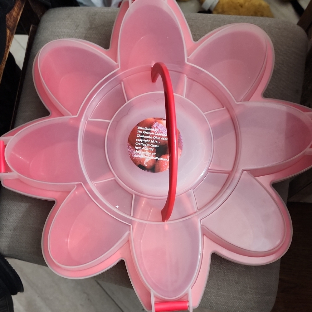 Pink Flower-Shaped Food Storage Container - Picture 2 of 4
